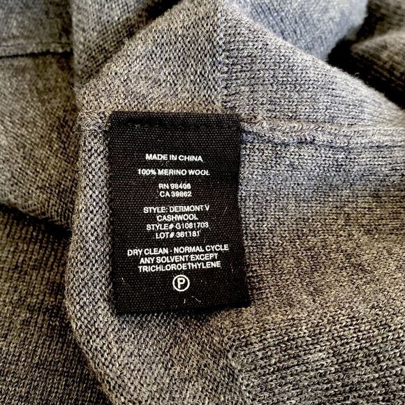 Theory 100% Merino Wool Classic V-Neck Sweater - Picture 10 of 13